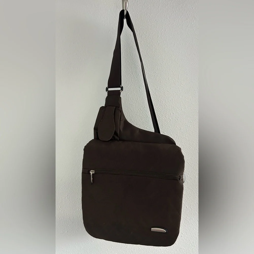 Travelon Dark Brown Men's Crossbody Messenger Bag
